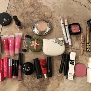 Makeup lot of 30! Used